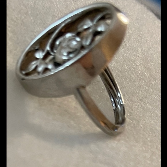 1975 Avon Ring - Picture 5 of 6